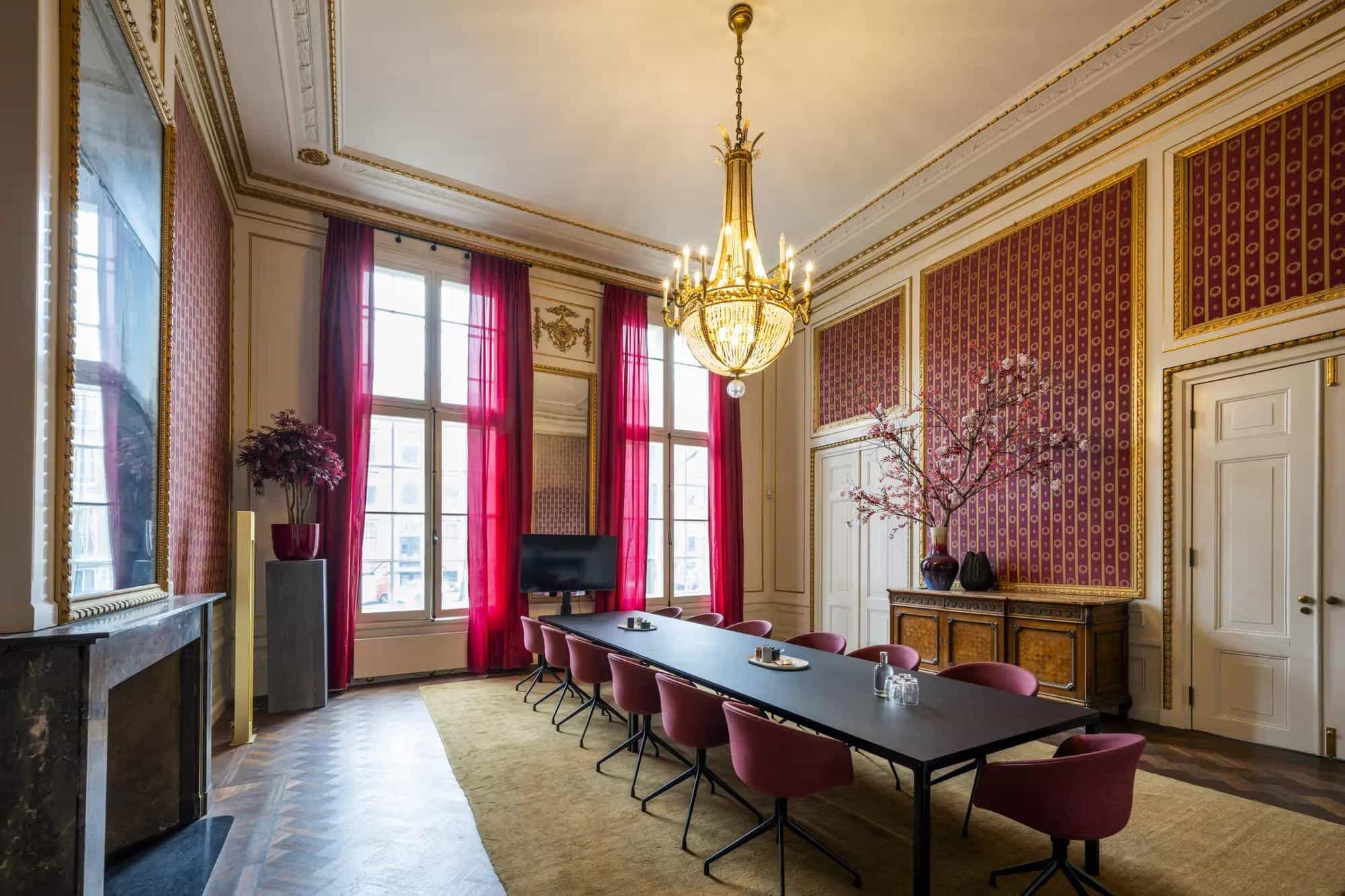The De Bary Red Room